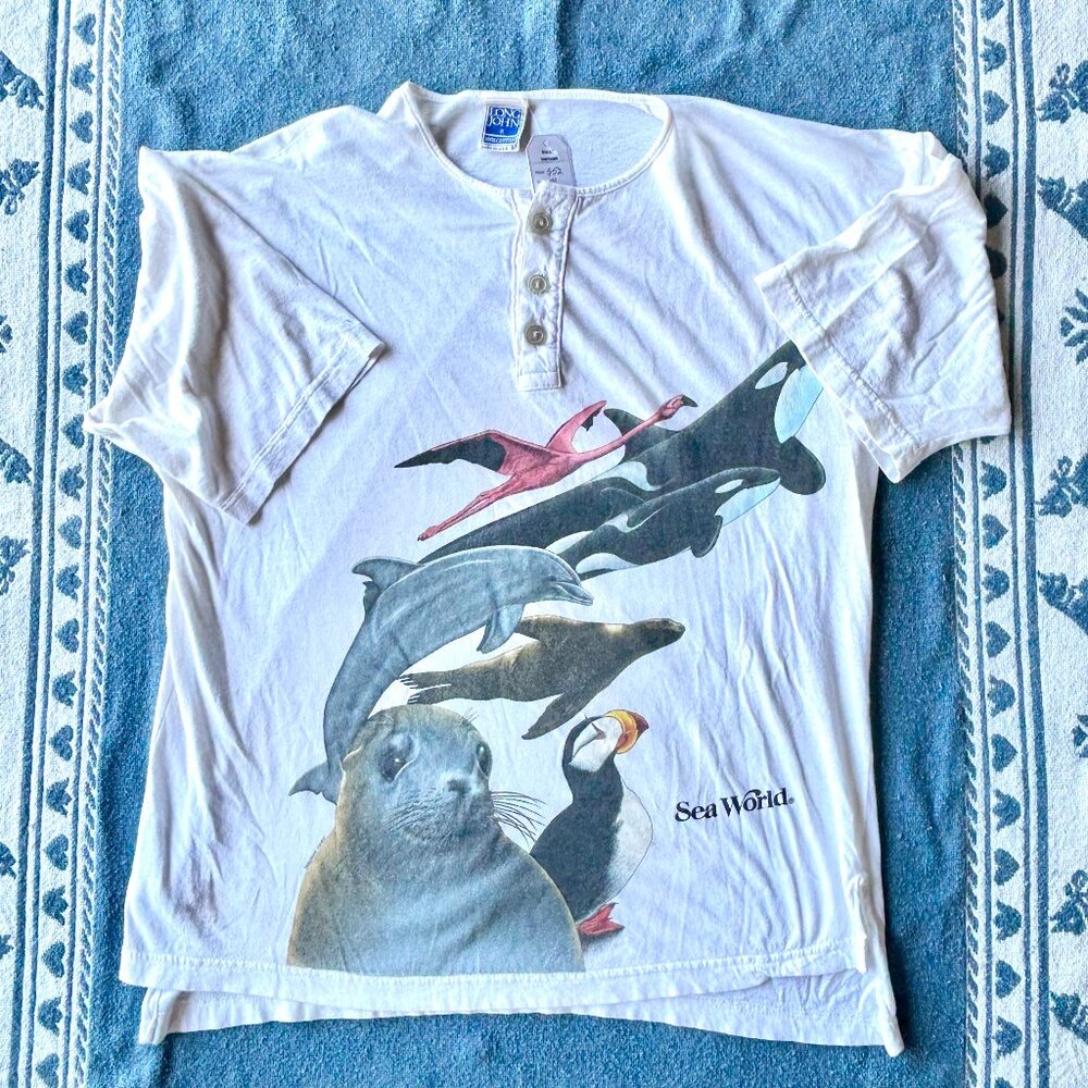 Vintage 1987 SeaWorld All-Over Print Henley Tee (Size M)